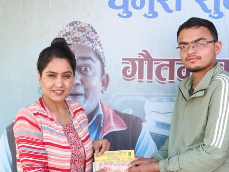 गाैतम बुद्ध क्रिकेट रंगशालामा स्वर्गिय चन्द्र खड्काको नाममा कुर्सी